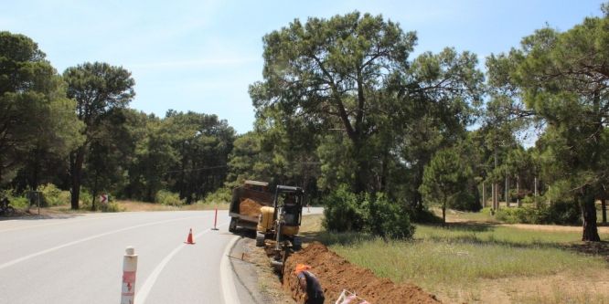 Manavgat’ın Acısu Caddesi ışıklandırılıyor