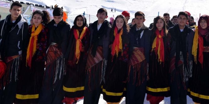 Bitlis’te kayak ve atletizm yarışmaları yapıldı