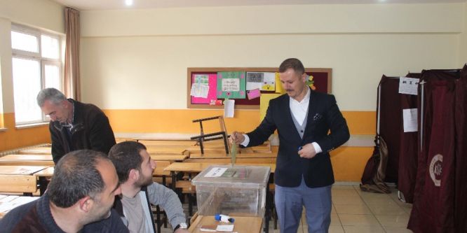 Muş’ta oy verme işlemi başladı