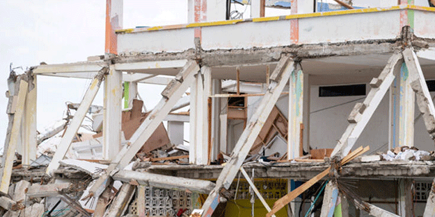 Feci görüntüler geliyor! Deprem gibi vurdu...Peş peşe ölüm haberleri