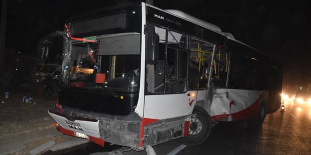 Feci kaza! Belediye otobüsü ile tır çarpıştı: 12 yaralı