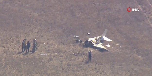 Feci kaza! 2 uçak havada çarpıştı