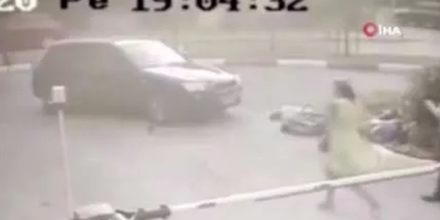 Etiler'deki feci kaza! Motosiklet lüks cipe böyle çakıldı