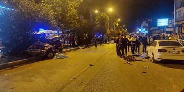 Feci kaza! Otomobil ikiye bölündü, 3 kişi öldü