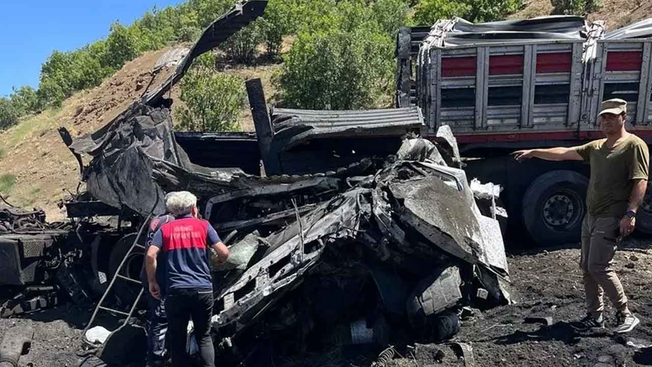 Feci kaza otomobil takla attı! Kontrolden çıkan araç refüje çarptı sürücüden acı haber geldi