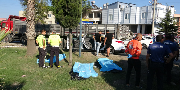 Feci kaza! Tıra arkadan otomobille çarpan 3 genç hayatını kaybetti