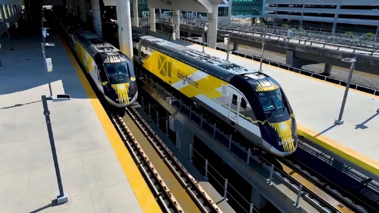 Feci kaza! Tren ve itfaiye aracı çarpıştı