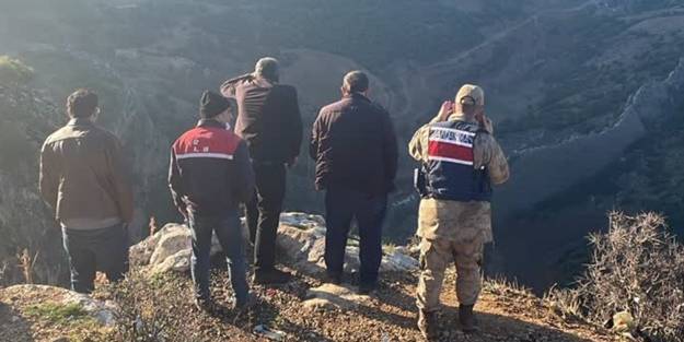 Feci kazada araç paramparça oldu! Uçurumdan uçtu