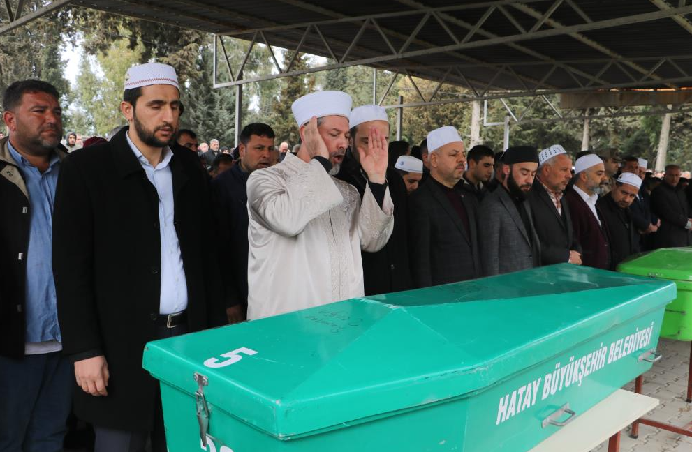 Feci kazada ölen 6 kişi son yolculuğuna uğurlandı