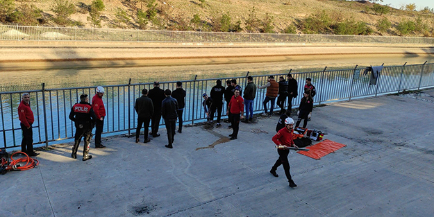 Feci olay! Sulama kanalına düşen çocuk dalgıç polisin çabasına rağmen kurtarılamadı