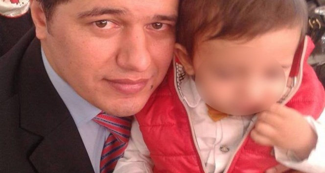 Feci ölüm! Elektrikli kesme aletinin üzerine düştü