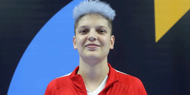 Federasyon sapkın Ebrar Karakurt’a neden göz yumuyor? Sahada zayıf marjinalitede güçlü!