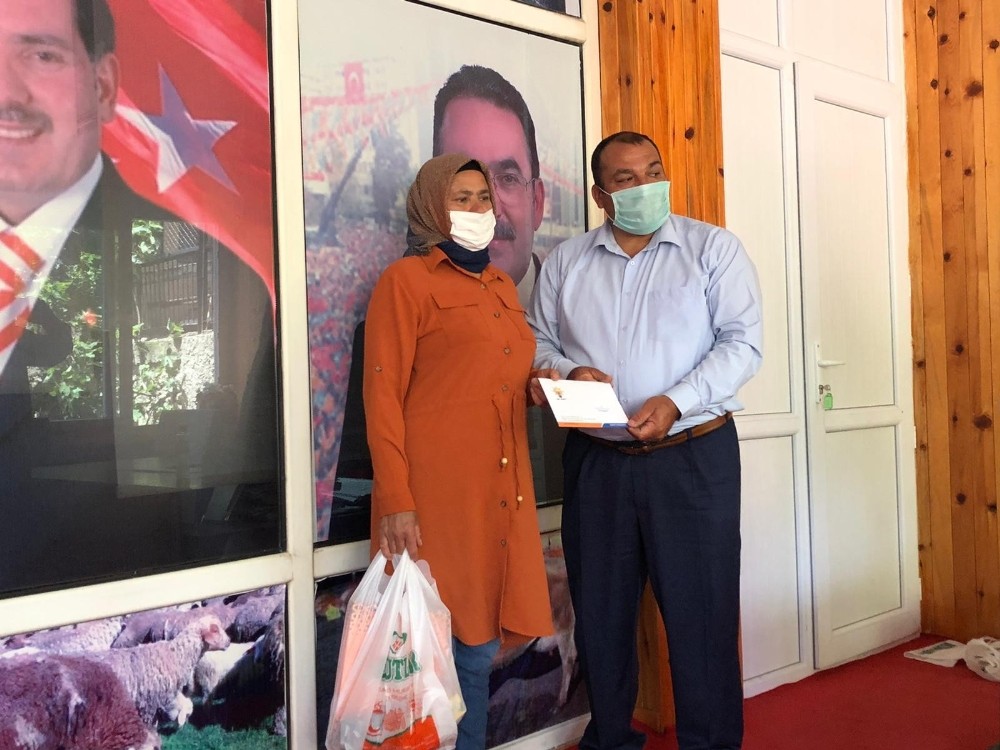 Feke’de muhtarlar Cumhurbaşkanını selamladı 