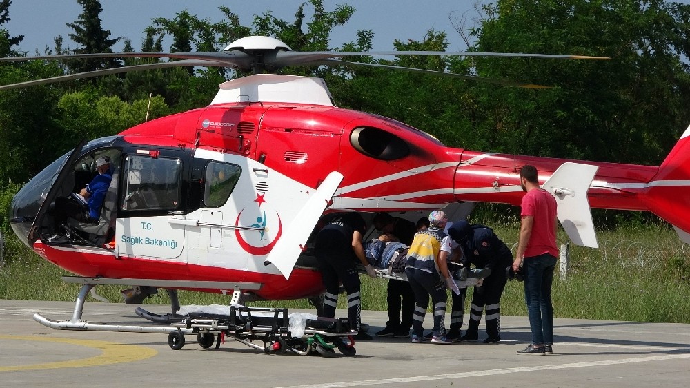 Felç geçiren garsonun yardımına ambulans helikopter yetişti 