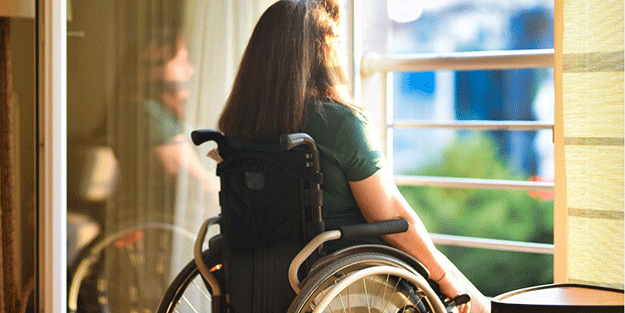 Felçli kadın dünyada ilk kez avatar aracılığıyla konuşabildi