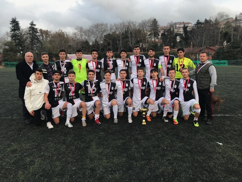 Fener Anadolu Lisesi ikinci şampiyonluğuna ulaştı 