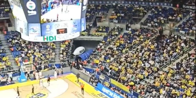 Fener tribünlerinin son çırpınışı! 6’lı masa ‘yalan dolan’ yetmedi mi size ‘ulan’