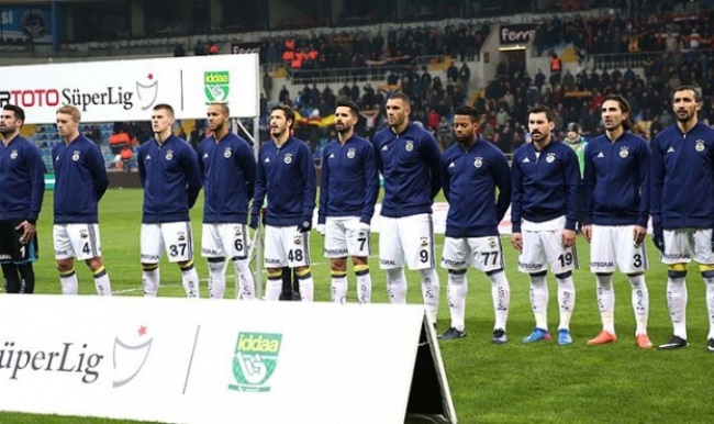 Fenerbahçe 4 golü otobüste yedi!