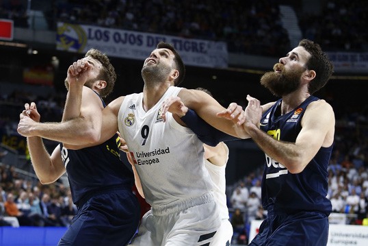 Fenerbahçe 4. mağlubiyetini aldı