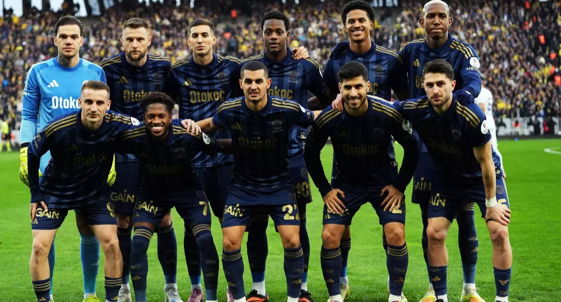 Fenerbahçe Adana yolcusu: Süper Kupa kadrosunda yeni transfer sürprizi!