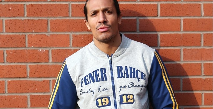 Fenerbahçe, Alves ile 1 yıl daha devam diyecek