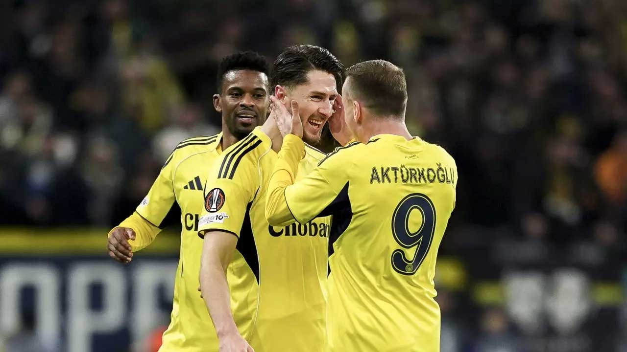 Fenerbahçe Avrupa’da yoluna devam ediyor! Play-off bileti cebinde