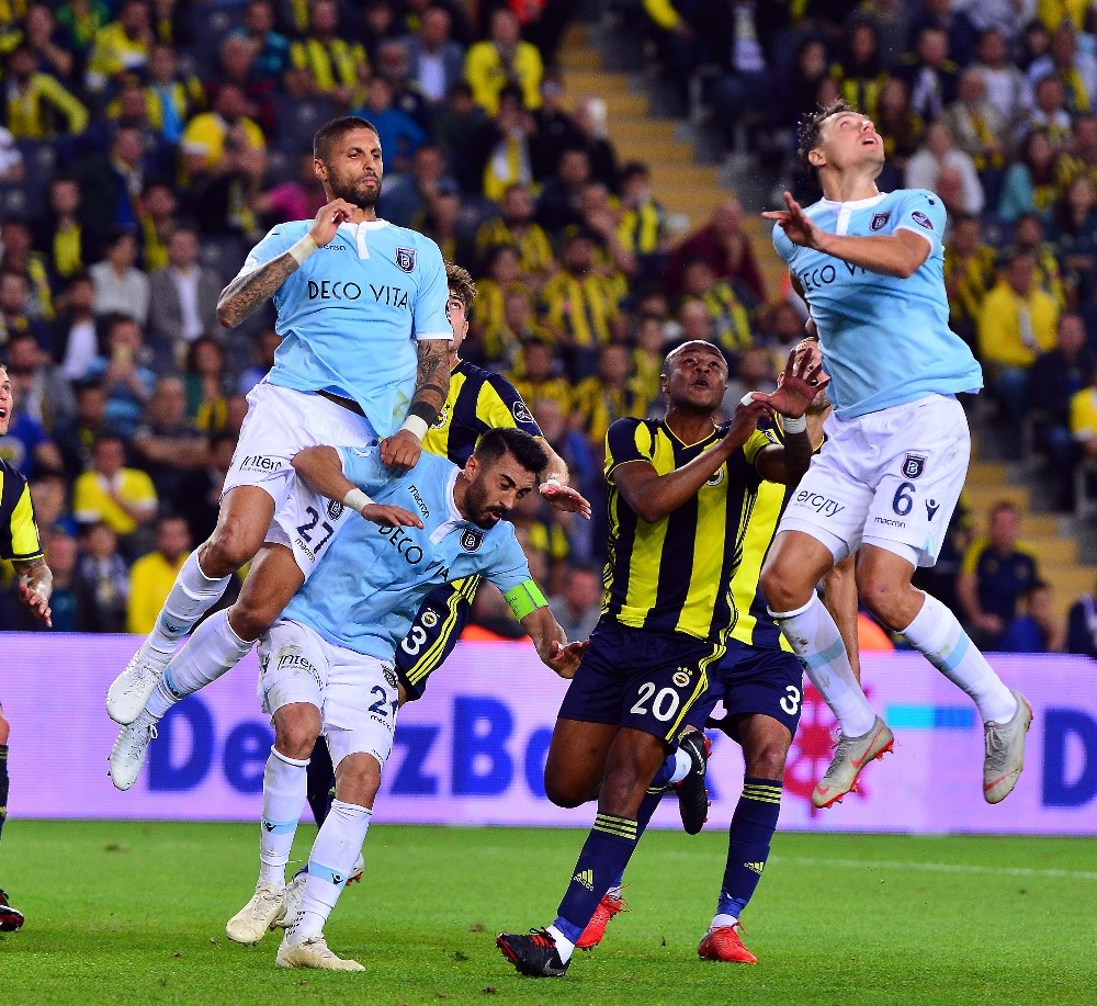 Fenerbahçe, Başakşehir karşısında galibiyet arıyor 