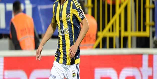 Fenerbahçe Benfica maçında taraftarlardan tepki! O futbolcu ıslıklandı