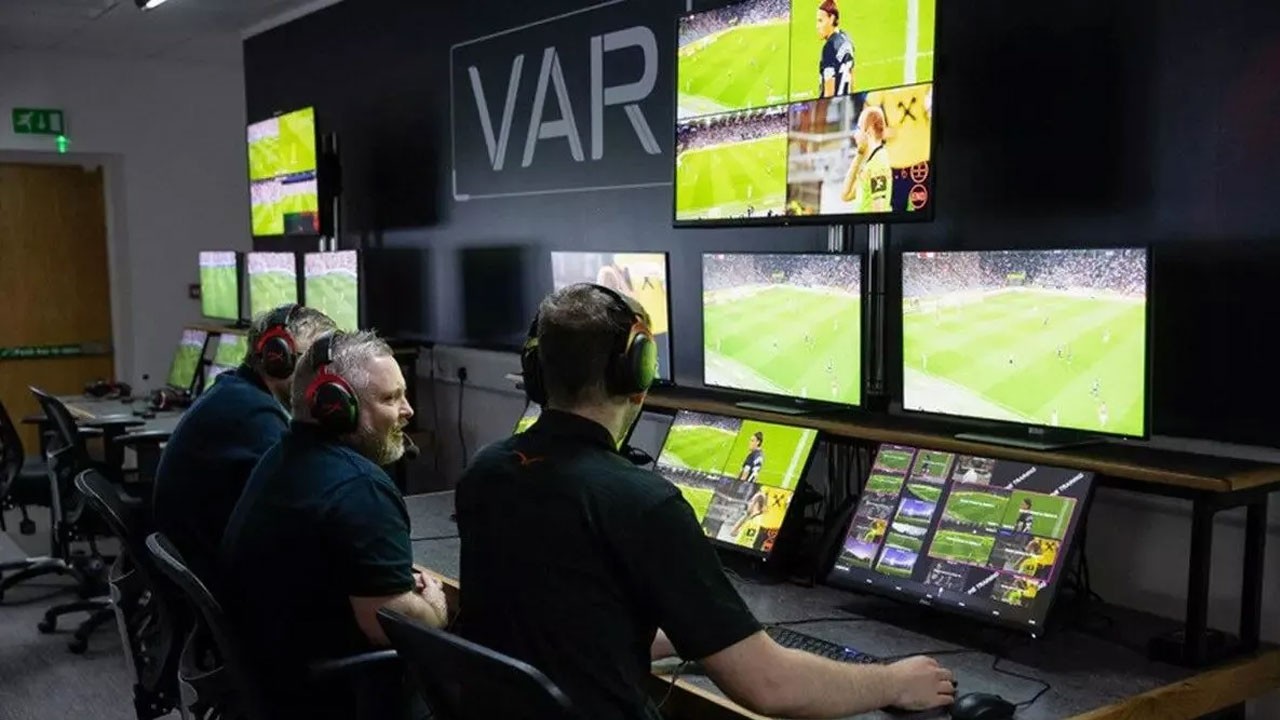 Fenerbahçe - Beşiktaş derbisinin VAR hakemi açıklandı