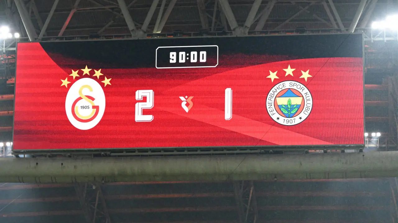 Fenerbahçe derbisindeki gönderme sebebiyle Galatasaray'a ceza verildi