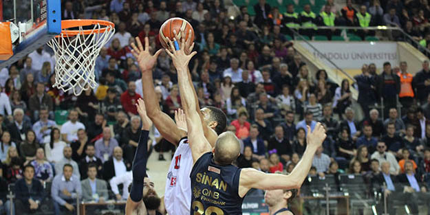 Fenerbahçe Doğuş, Eskişehir'e fark attı