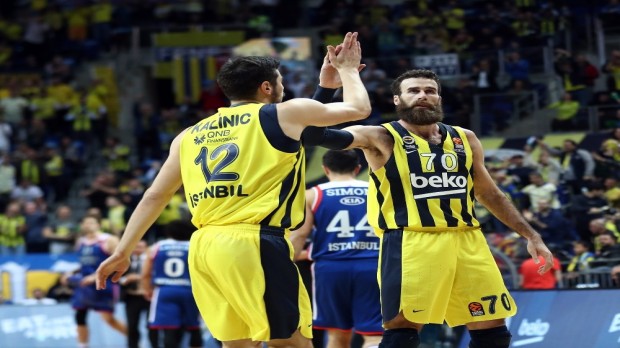 Fenerbahçe farklı kazandı