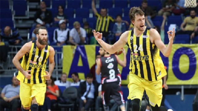 Fenerbahçe farklı mağlup etti