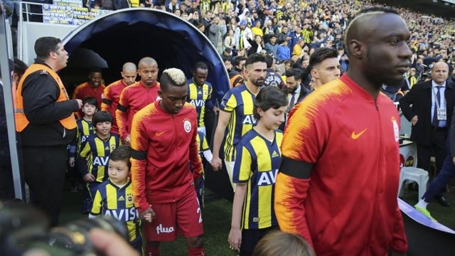 Fenerbahçe-Galatasaray derbisine basından büyük ilgi
