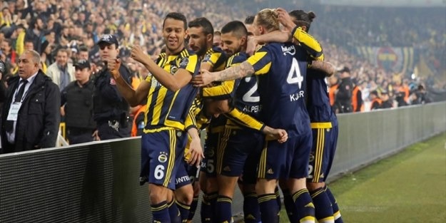 Fenerbahçe, Galatasaray'a evinde geçit vermedi
