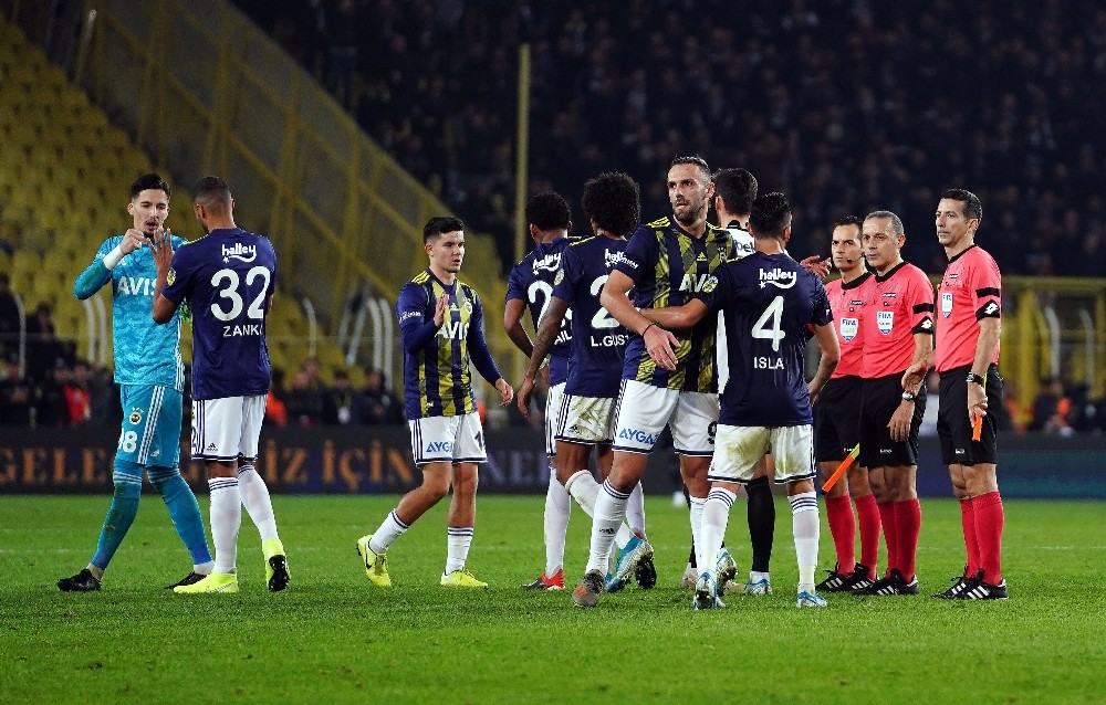 Fenerbahçe geçen sezonu geride bıraktı 
