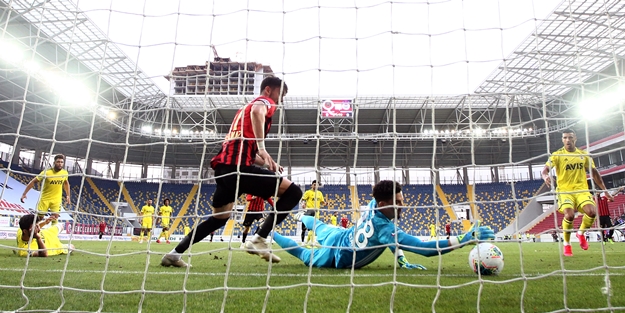 Fenerbahçe Gençler Birliği ile puanları paylaştı