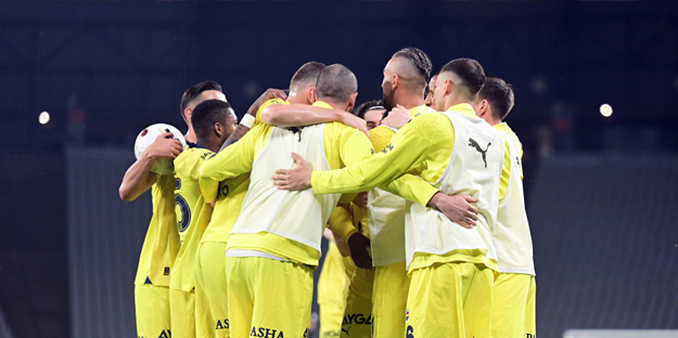 Fenerbahçe geriden gelip kazandı! Kırmızı kartlar: VAR uyarısı... Penaltı kararları damga vurdu...