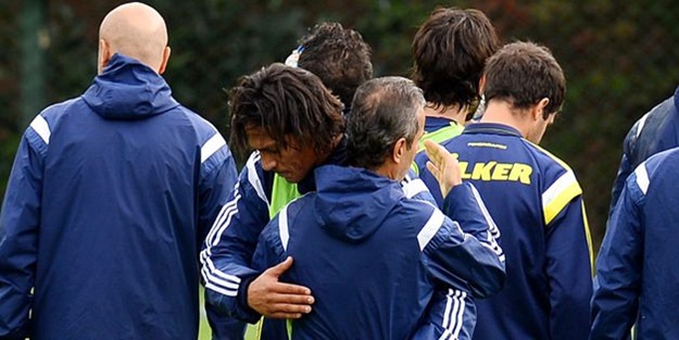 Fenerbahçe idmanında o kare! Kucaklaştılar