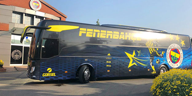 Fenerbahçe kafilesi kendilerini bekleyen taraftarları es geçti