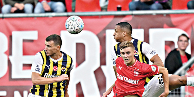 Fenerbahçe kazanarak gruplara kaldı! İlk kez: Yeni 11'ler! Ülker Stadı'nda elde ettiği skor avantajını korudu