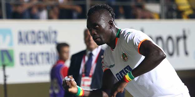 Fenerbahçe lider Alanyaspor'a kaybetti!
