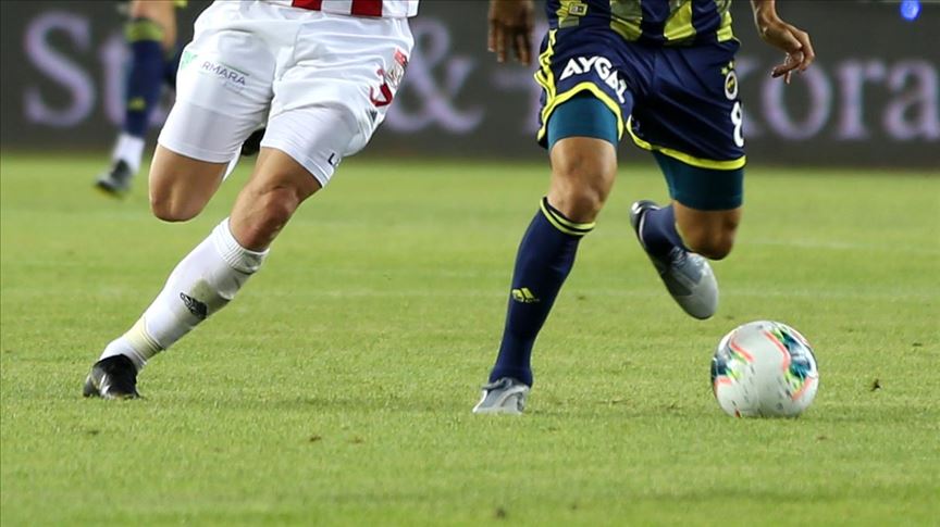 Fenerbahçe, lider Sivasspor'a konuk olacak