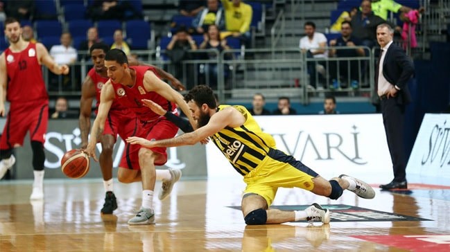 Fenerbahçe ligde çok rahat kazanıyor
