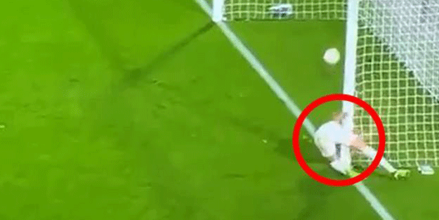 Fenerbahçe maçında büyük tehlike! Kale direğine çarpan kaleci sakatlandı