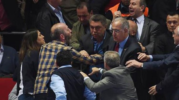 Fenerbahçe maçında olay çıktı!