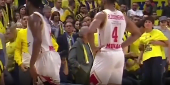 Fenerbahçe maçında ortalık karıştı! Ali Koç'un oğlunu zor tuttular