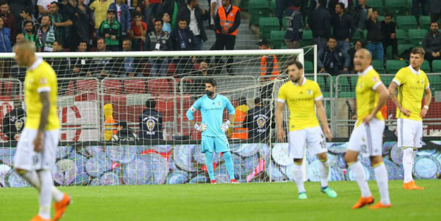 Fenerbahçe maçta taraftarın ciğerini, soyunma odasında da ciğer dürümü yedi!