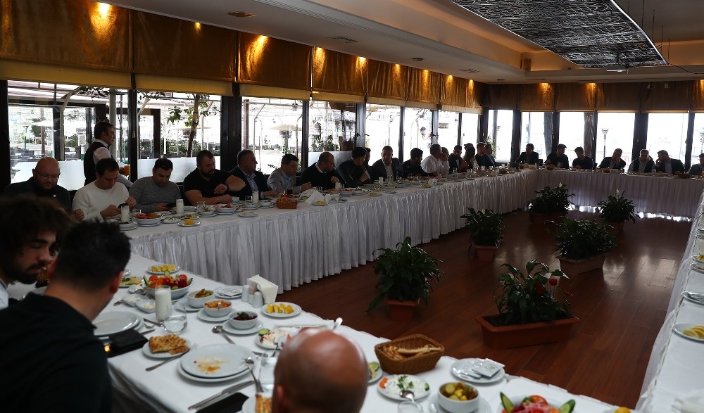 Fenerbahçe, moral yemeğinde bir araya geldi 