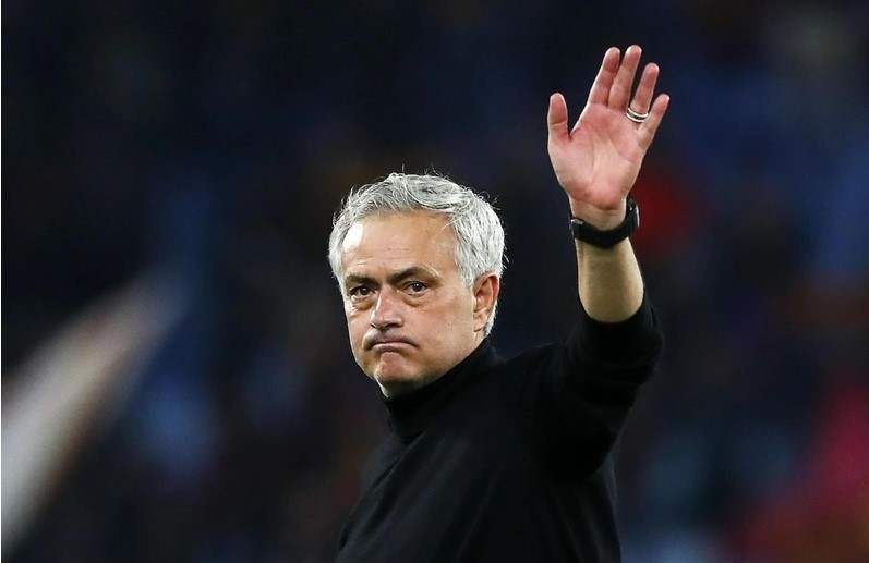 Fenerbahçe, Mourinho'yu KAP'a bildirdi